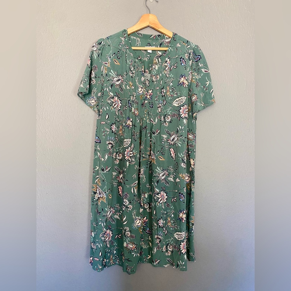 J. Jill Sage Green Floral Short Sleeve Pin Tuck Pullover Midi Dress Size M